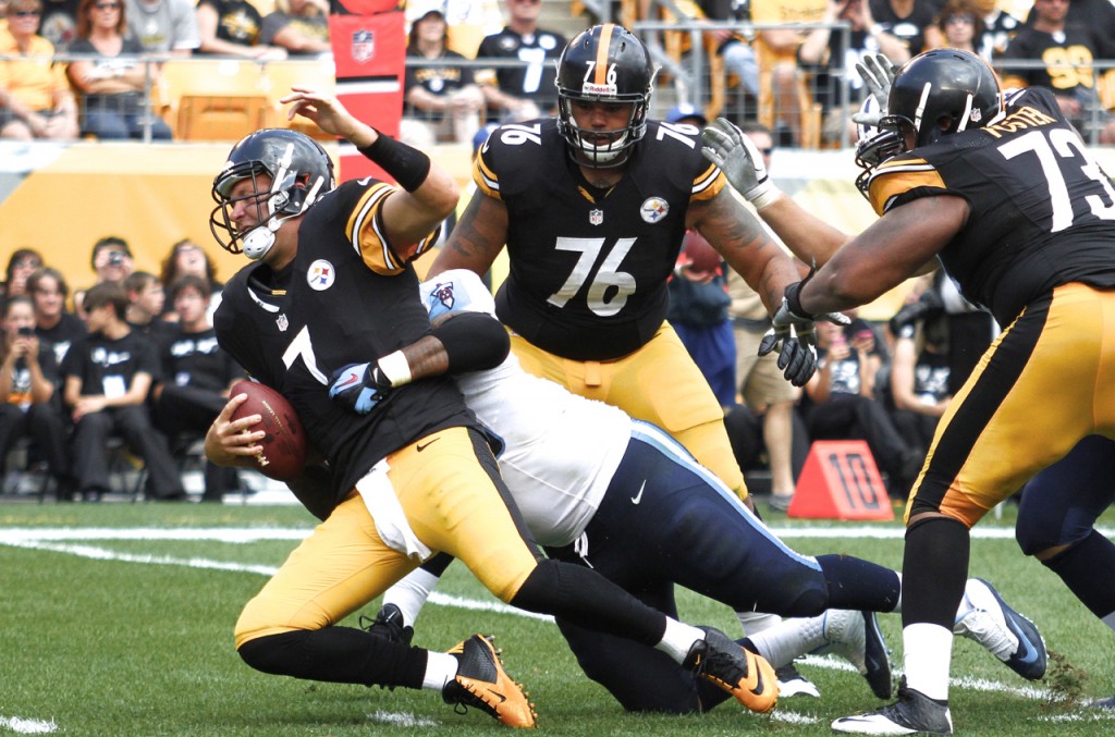 Tennessee Titans v Pittsburgh Steelers